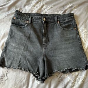 American Eagle Highest Rise Boyfriend Short